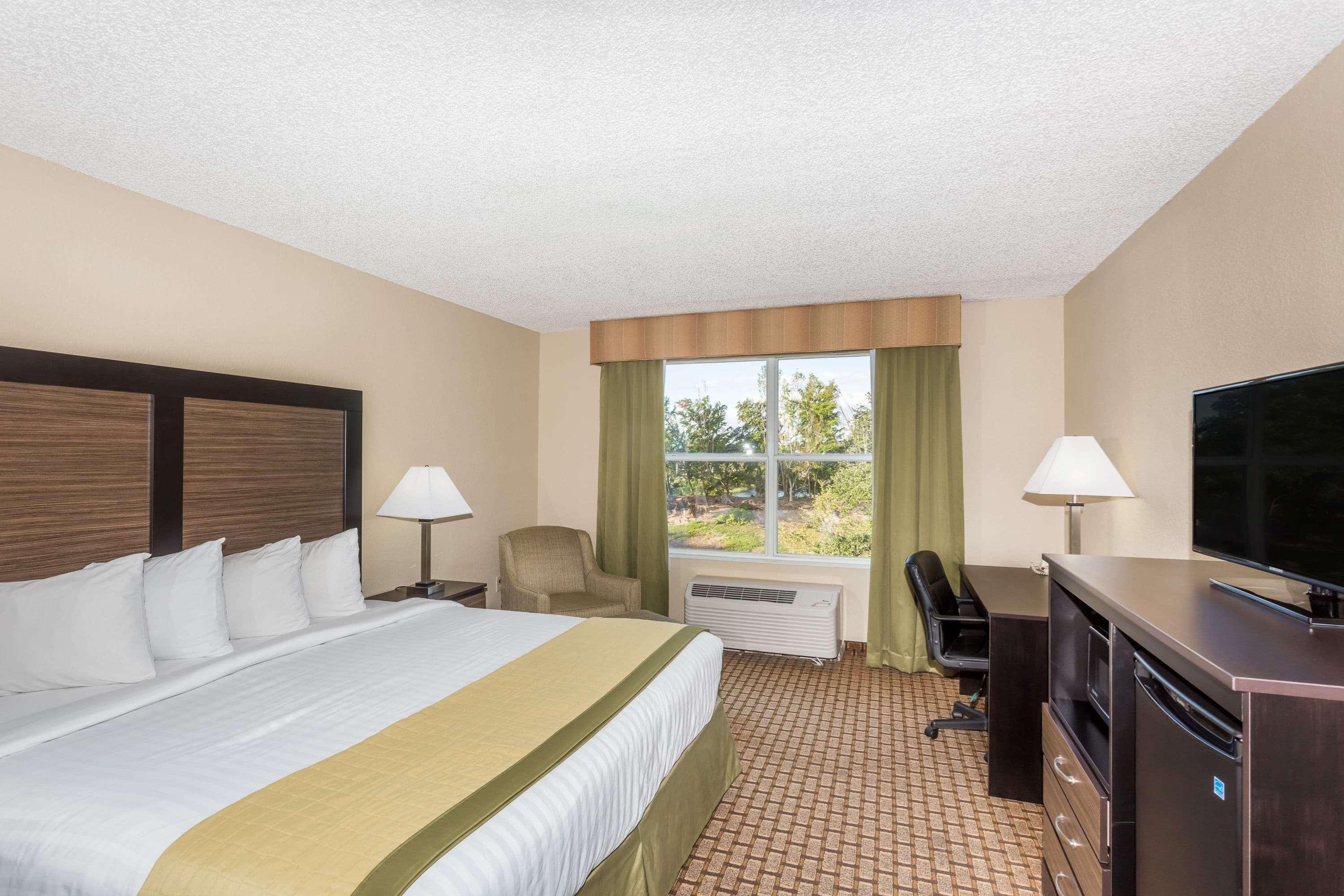 Baymont By Wyndham Fort Myers Airport Hotel Eksteriør billede