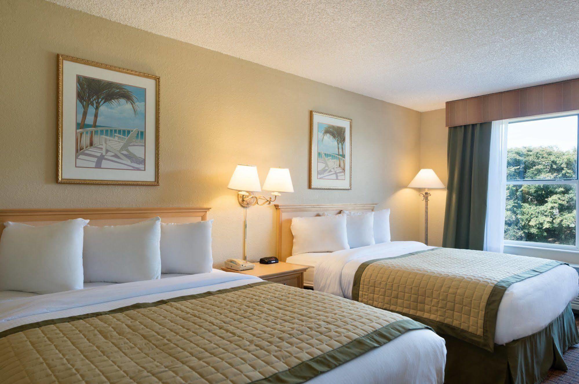 Baymont By Wyndham Fort Myers Airport Hotel Eksteriør billede