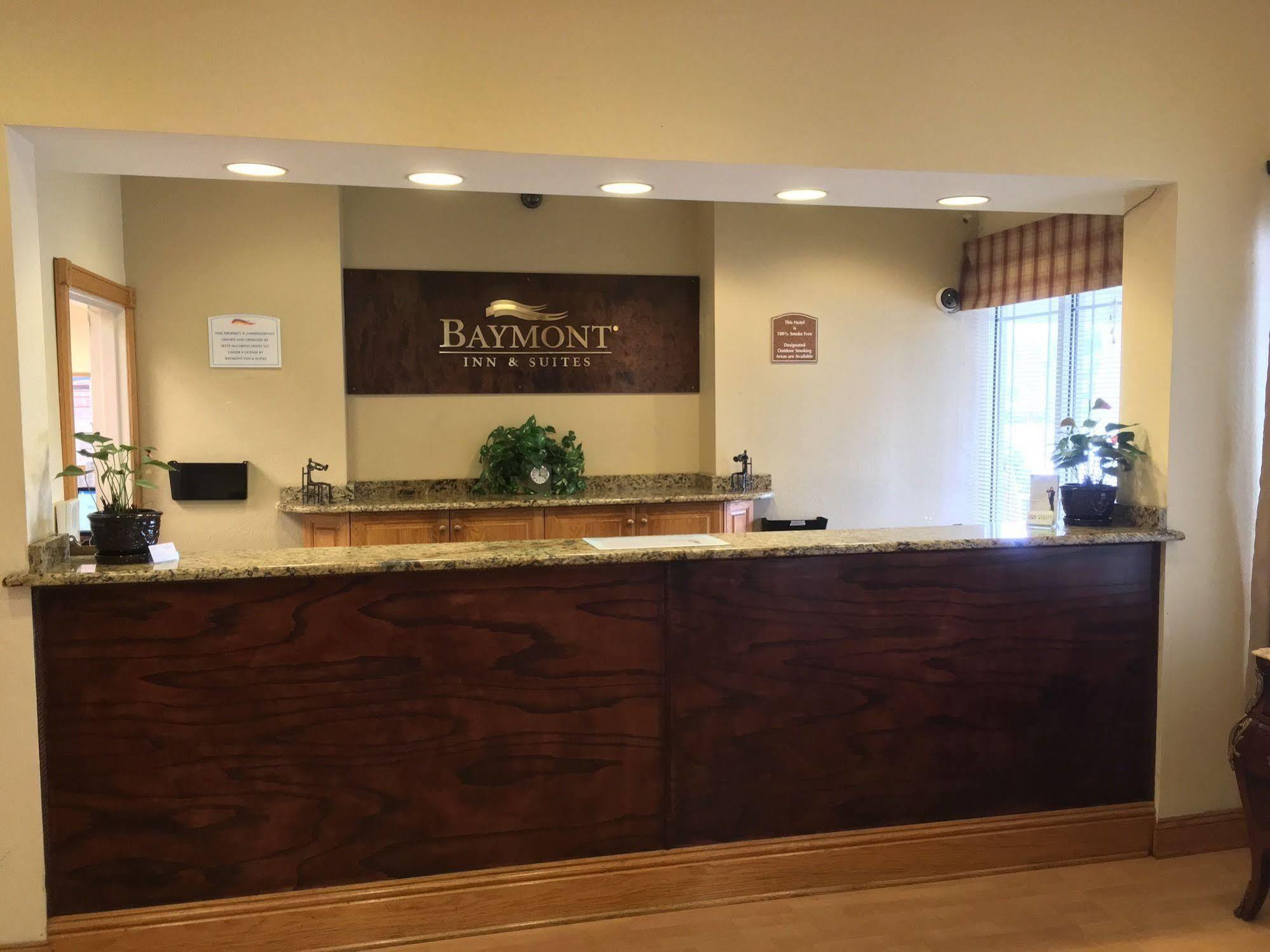 Baymont By Wyndham Fort Myers Airport Hotel Eksteriør billede